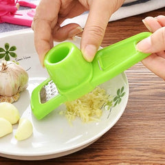 Multifunctional Manual Garlic Ginger Grinding Crusher Kitchen Tool
